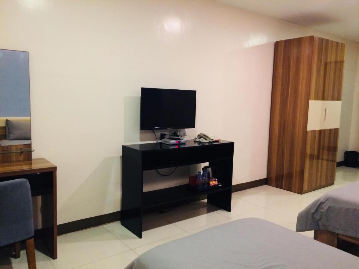 Ybc Grand Hotel Olongapo Exterior photo