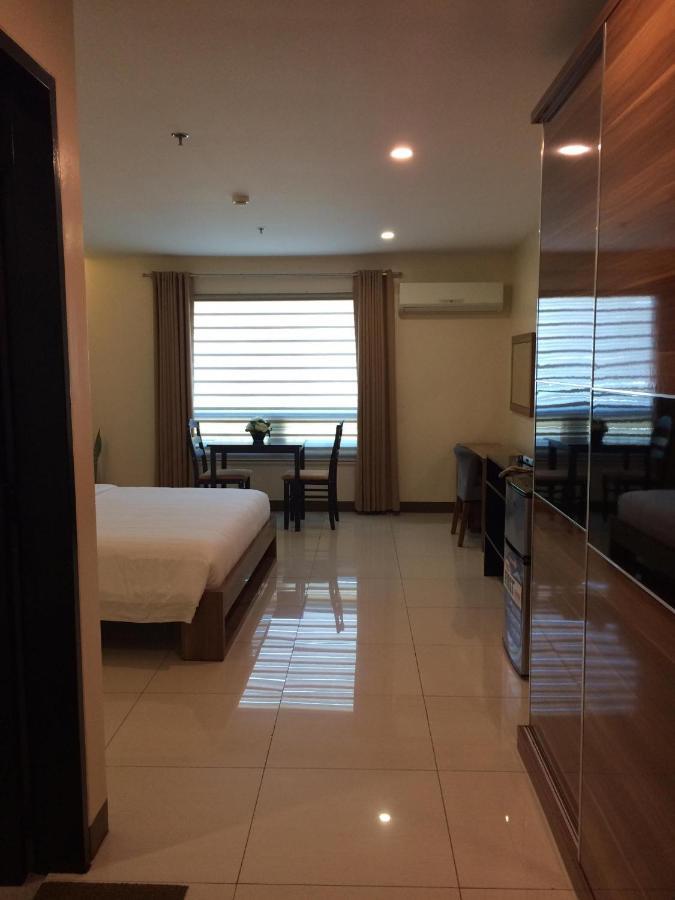 Ybc Grand Hotel Olongapo Exterior photo